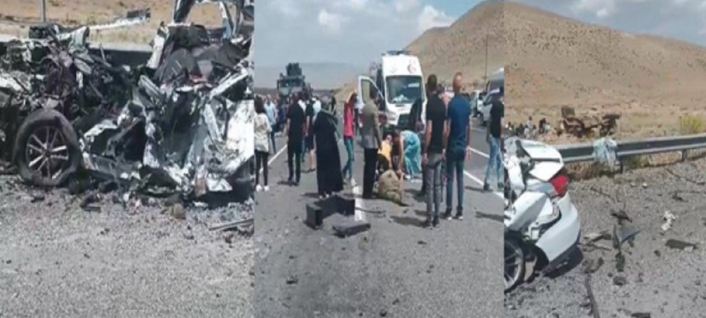 Van’da askeri araçla otomobil çarpıştı