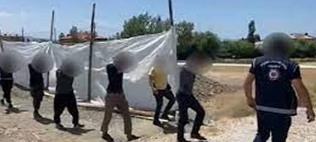 Metruk yapıda saklanan düzensiz göçmenler yakalandı