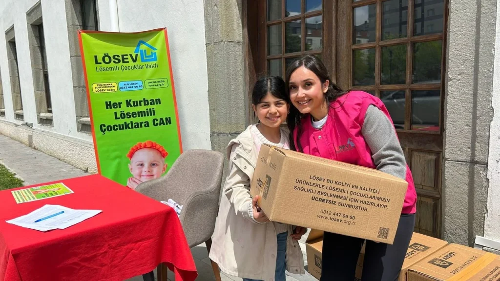 LÖSEV’in “Mutlu Et Paketleri” Vanlı Ailelere Ulaştırıldı