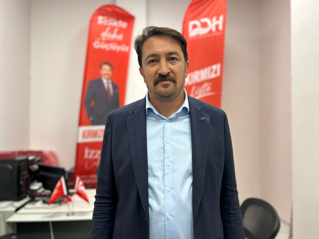 Kırmızı Liste Adayı İzzet Çoban: “Van Bizi Büyüttü, Şimdi Biz Van’ı Büyüteceğiz”